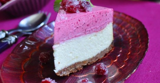 Чизкейк с клюквенным муссом