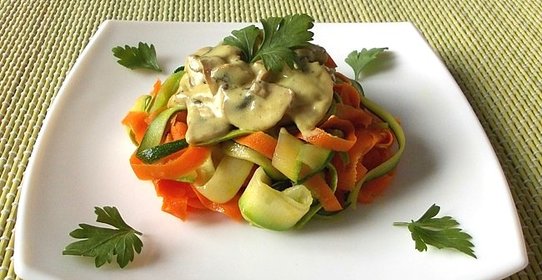 Кабачки под грибным соусом