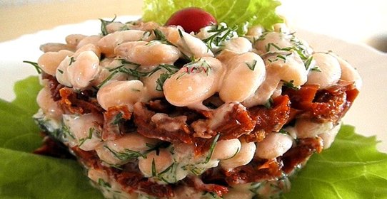 Cалат с вялеными помидорами