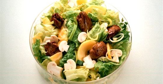 Салат из печени с грибами и травами