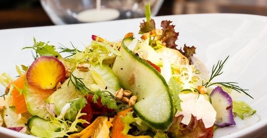 Салат с пророщенной пшеницей