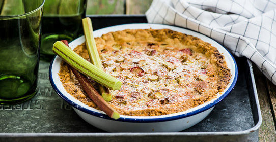 Пирог с ревенем из песочного теста