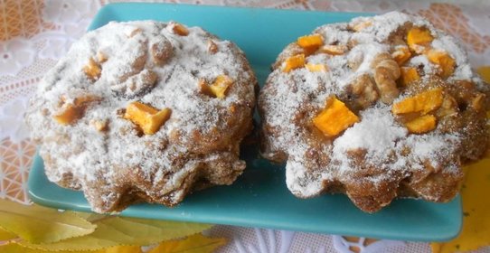 Мини-шарлотка с тыквой и яблоками