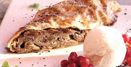 Быстрый яблочный штрудель из лаваша