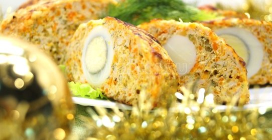 Рулет из курицы «Рождественский»