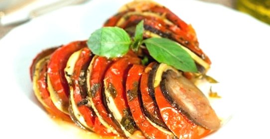 Рататуй с тимьяном и розмарином