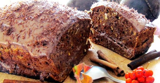 Шоколадный пирог со свеклой и орехами