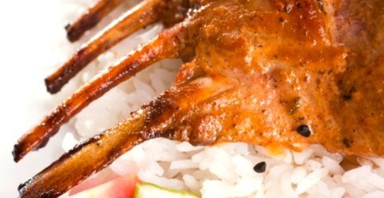 Баранина тандури с томатно-луковой сальсой