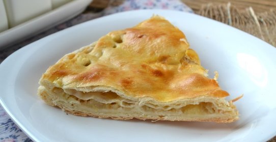 Яблочный пирог из слоеного теста
