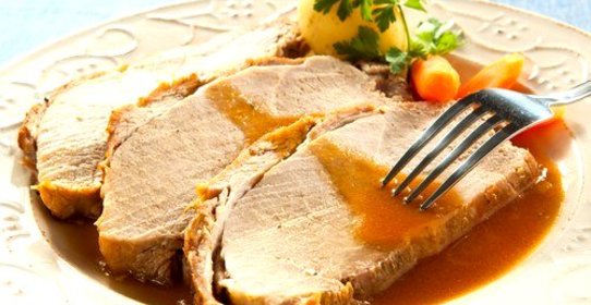 Ветчина по‑голливудски с яблоками и горчицей