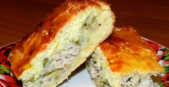 Пирог со свининой и луком