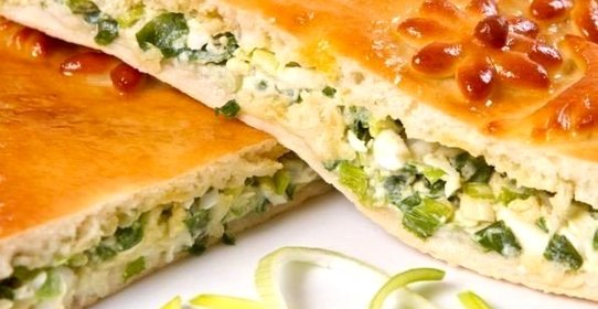 Быстрый заливной пирог с зелёным луком и яйцом