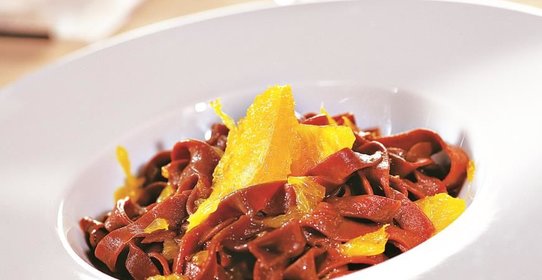 Шоколадная лапша с апельсинами