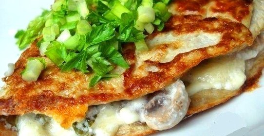 Бризоль с зеленью и шампиньонами