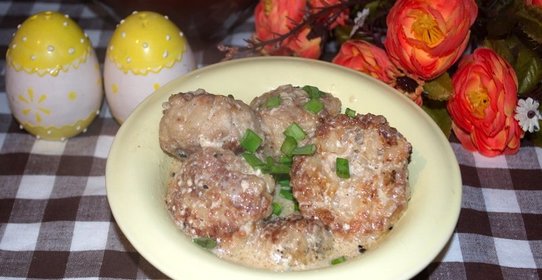 Куриные тефтели в сметанном соусе