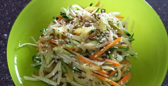 Сельдерей с огурцами