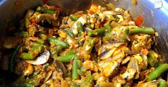 Овощное рагу с грибами и мидиями