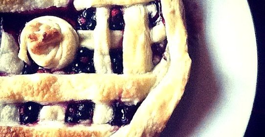 Слоеный пирог с земляникой