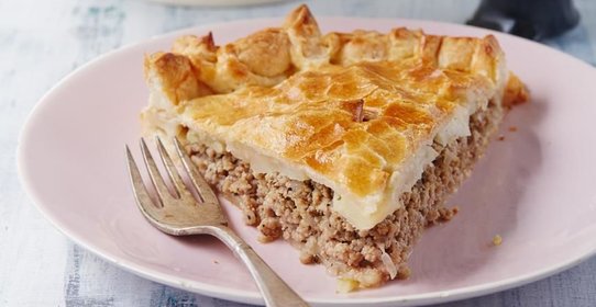 Пирог со свининой и яблоками