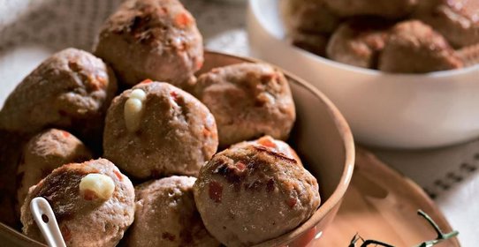 Тефтели с кешью, бананами и карри