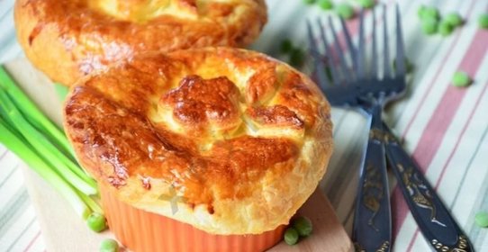 Мясной пирог в горшочке