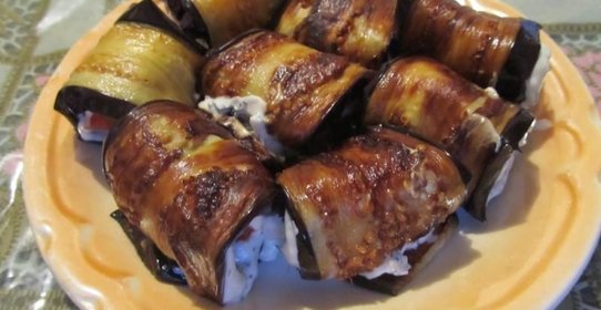 Рулетики из баклажанов с чесноком