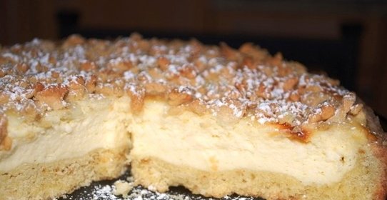 Песочный пирог с творожной начинкой