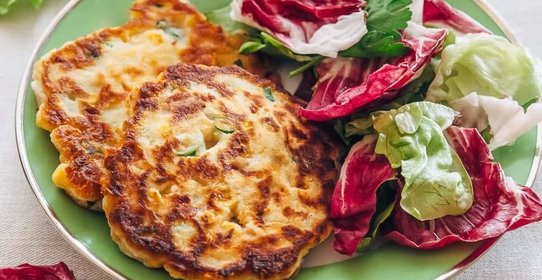 Оладьи с кукурузой и беконом