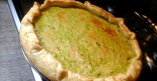 Слоеный пирог со свежей спаржей