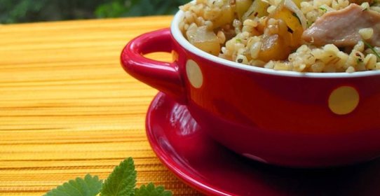 Булгур с курицей, кабачками и мятой