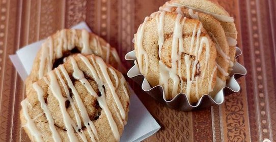 Печенье с корицей и кофейной глазурью