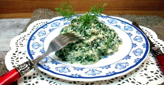 Шпинат с яйцами