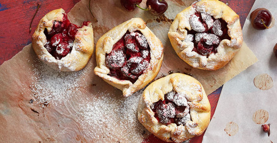 Пирог с персиками