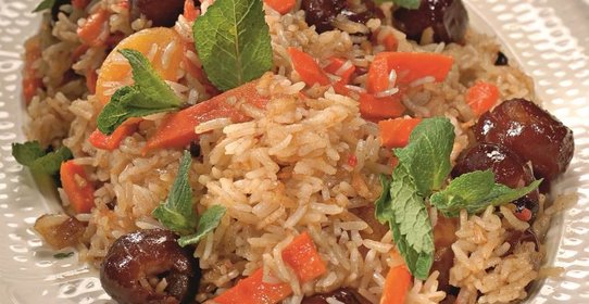 Плов с морковью и сухофруктами