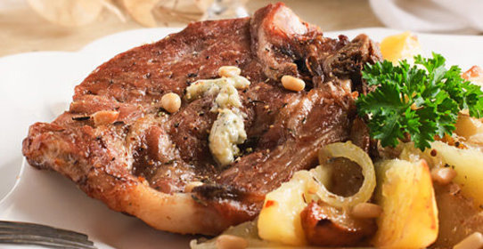 Свиные отбивные с грушами