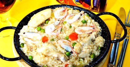 Паэлья с курицей и креветками