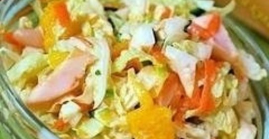 Салат с копченой индейкой и китайской капустой