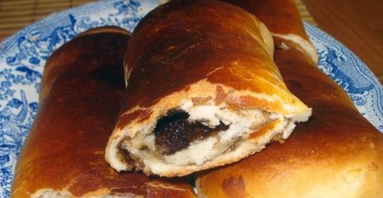Рулет с миндалем и корицей