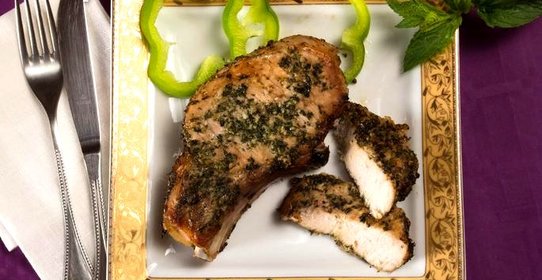 Свинина на ребре запечённая в травах