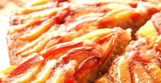 Перевернутый сливовый пирог