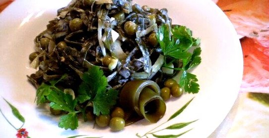 Салат из ламинарии с горошком