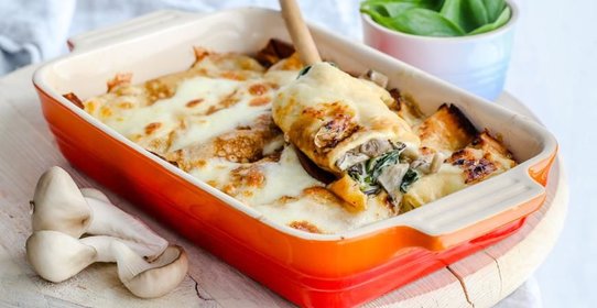 Блинчики с грибами, шпинатом и сыром