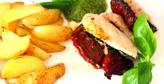 Рулетики из индейки с моцареллой