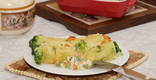 Салат с курицей и ананасами