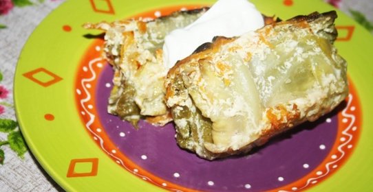 Голубцы с индюшатиной, запеченные в сметанном соусе