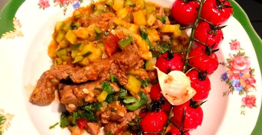 Говядина с кабачками