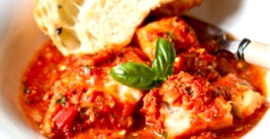 Треска, запеченная под соусом