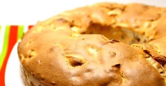 Шарлотка с вареньем