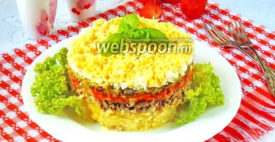 Салат с куриной печенью, картофелем и огурцами