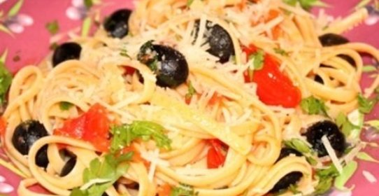 Гуляш с яблоками